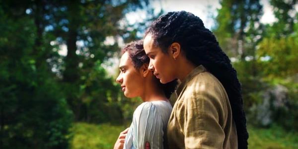 Nynaeve holding Egwene from behind in the Wheel of Time season 1